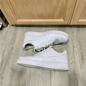 Nike White Men's Athletic Sneakers